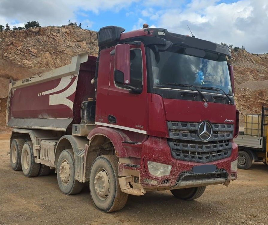 Mercedes-Benz Arocs 4142 8X4 cantoni tipper - Самоскид вантажівка: фото 1 Mercedes-Benz Arocs 4142 8X4 cantoni tipper - Самоскид вантажівка: фото 1