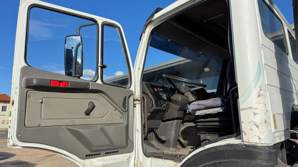 Вантажівка шасі Mercedes-Benz SK 3234 8x4 chassis: фото 17 Вантажівка шасі Mercedes-Benz SK 3234 8x4 chassis: фото 17