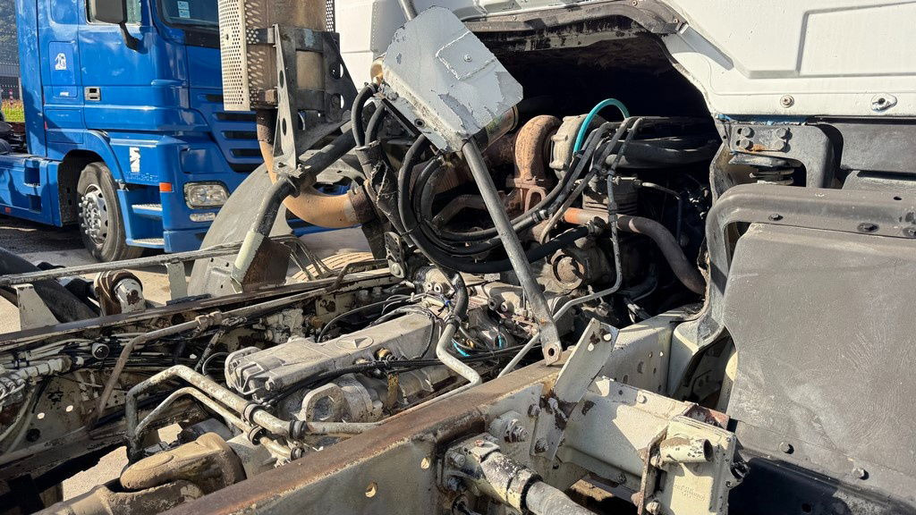 Вантажівка шасі Mercedes-Benz SK 3234 8x4 chassis: фото 6 Вантажівка шасі Mercedes-Benz SK 3234 8x4 chassis: фото 6