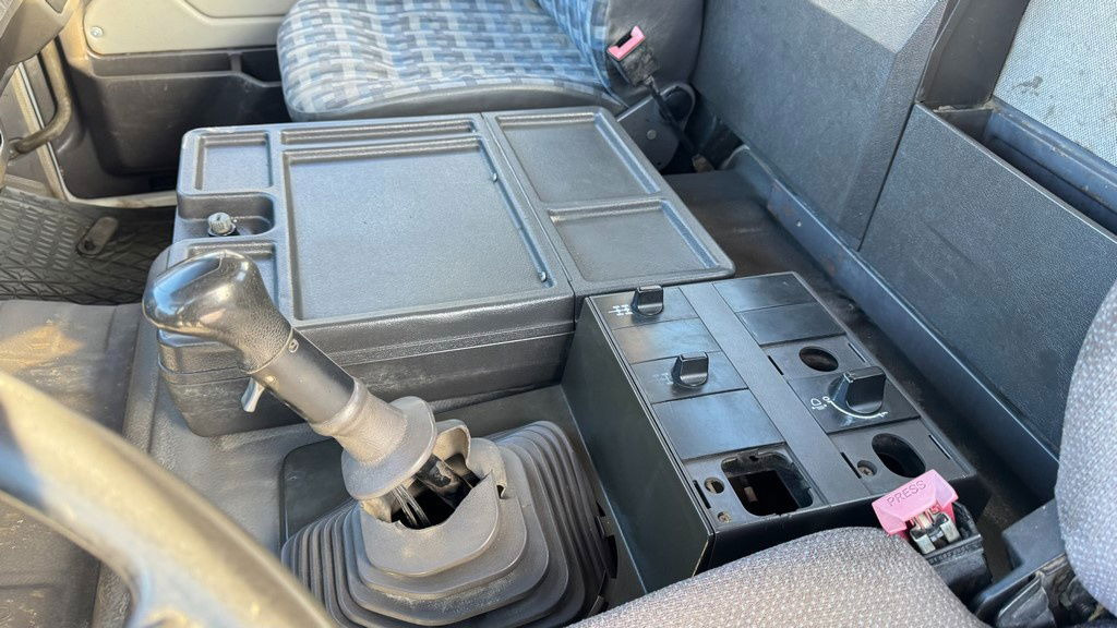 Вантажівка шасі Mercedes-Benz SK 3234 8x4 chassis: фото 24 Вантажівка шасі Mercedes-Benz SK 3234 8x4 chassis: фото 24