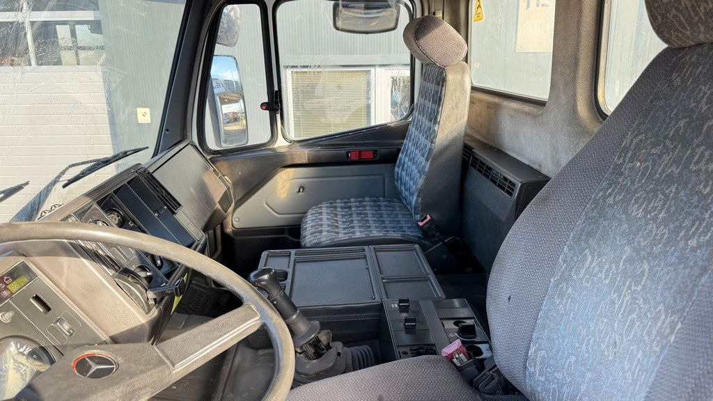 Вантажівка шасі Mercedes-Benz SK 3234 8x4 chassis: фото 22 Вантажівка шасі Mercedes-Benz SK 3234 8x4 chassis: фото 22