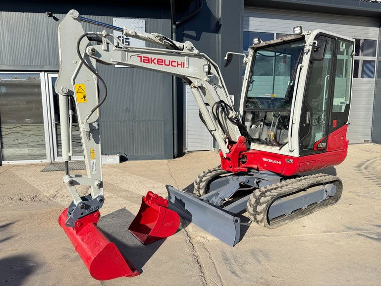 Takeuchi TB230 - 2019 Year - 2435 Hours - 2X Buckets - NEW Tracks - Міні-екскаватор: фото 1 Takeuchi TB230 - 2019 Year - 2435 Hours - 2X Buckets - NEW Tracks - Міні-екскаватор: фото 1