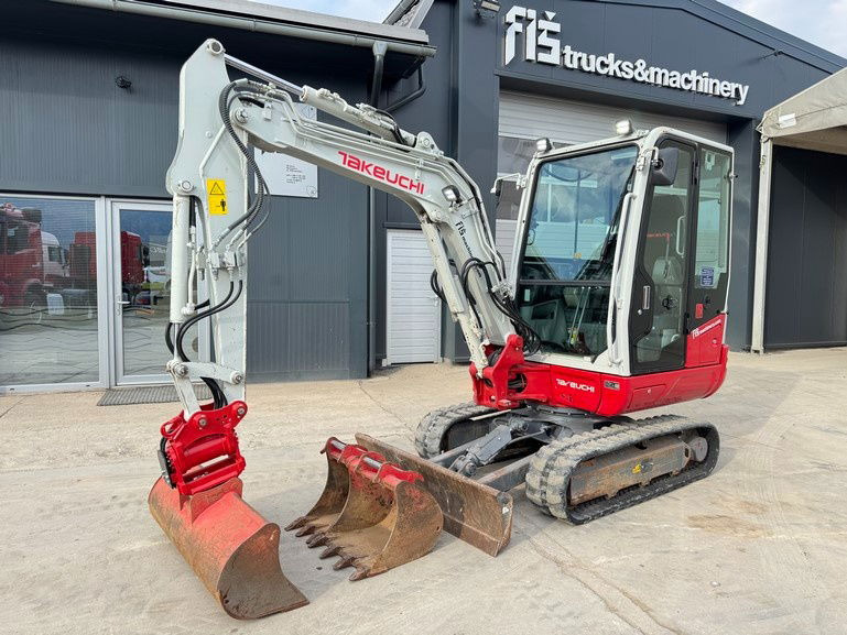 Takeuchi TB230 - Powertilt - 3X Buckets - 2021 Year - TOP - Міні-екскаватор: фото 1 Takeuchi TB230 - Powertilt - 3X Buckets - 2021 Year - TOP - Міні-екскаватор: фото 1