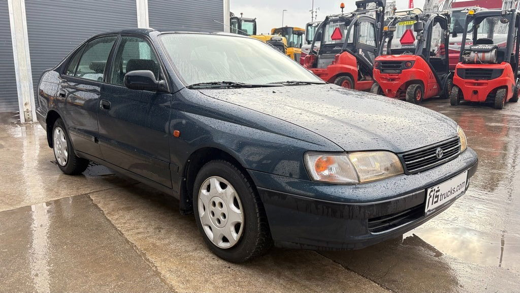 Toyota Carina 1.6 - Petrol - 5 Doors - Легковий автомобіль: фото 2 Toyota Carina 1.6 - Petrol - 5 Doors - Легковий автомобіль: фото 2