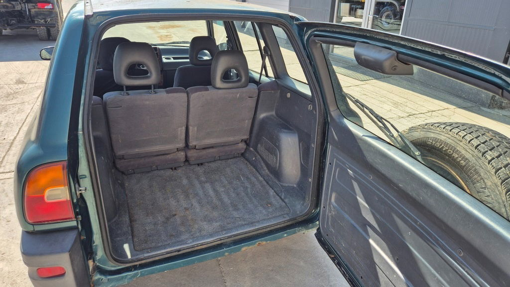 Позашляховик Toyota RAV4 2.0 - Petrol - Automatic: фото 18