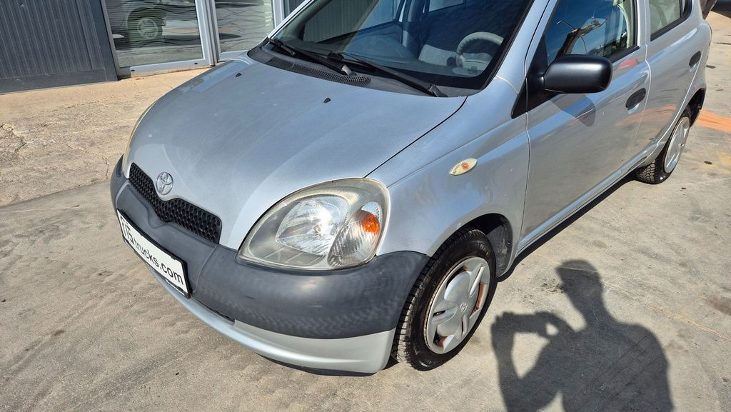 Toyota Yaris 1.0 - Petrol - 5 Doors - AC - Хетчбек: фото 2 Toyota Yaris 1.0 - Petrol - 5 Doors - AC - Хетчбек: фото 2