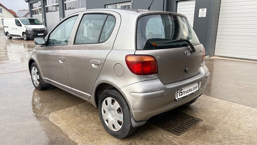 Toyota Yaris 1.3 - Petrol - 5 Doors - AC - Хетчбек: фото 4 Toyota Yaris 1.3 - Petrol - 5 Doors - AC - Хетчбек: фото 4