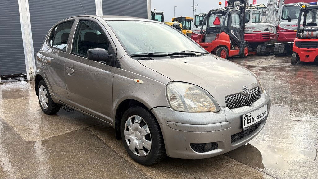 Toyota Yaris 1.3 - Petrol - 5 Doors - AC - Хетчбек: фото 2 Toyota Yaris 1.3 - Petrol - 5 Doors - AC - Хетчбек: фото 2