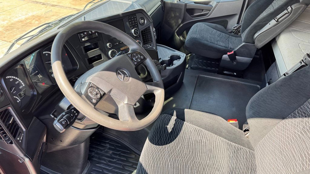 Тягач Mercedes-Benz Arocs 1945 HAD 4X4 tractor unit - tipper hydraulics - retarder: фото 20 Тягач Mercedes-Benz Arocs 1945 HAD 4X4 tractor unit - tipper hydraulics - retarder: фото 20