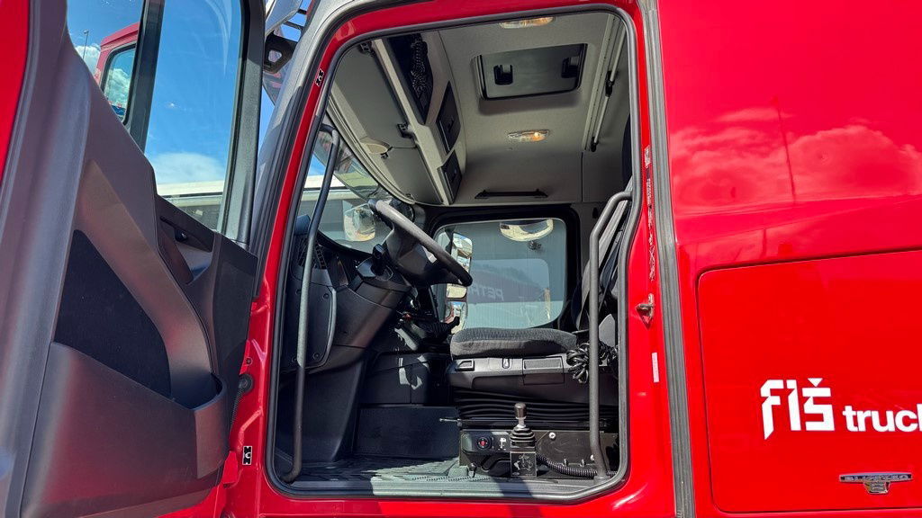 Тягач Mercedes-Benz Arocs 1945 HAD 4X4 tractor unit - tipper hydraulics - retarder: фото 19 Тягач Mercedes-Benz Arocs 1945 HAD 4X4 tractor unit - tipper hydraulics - retarder: фото 19