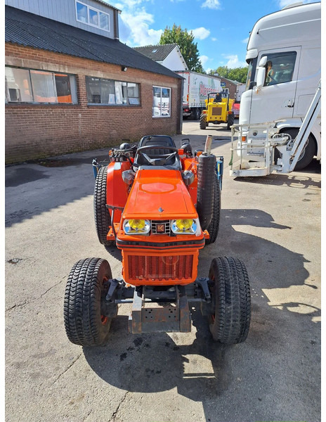 Kubota B2150 - Складські тягач: фото 3 Kubota B2150 - Складські тягач: фото 3