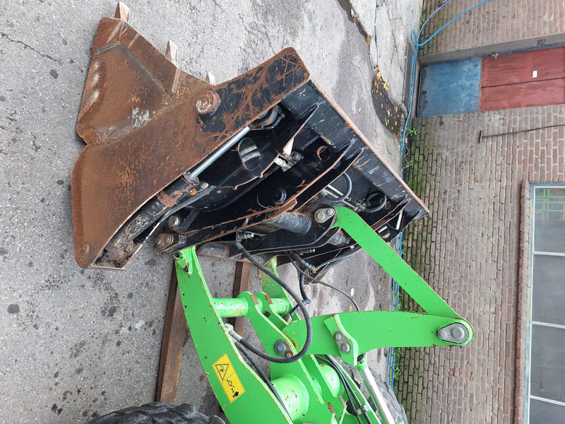 Гусеничний міні-навантажувач Yanmar V80: фото 17 Гусеничний міні-навантажувач Yanmar V80: фото 17