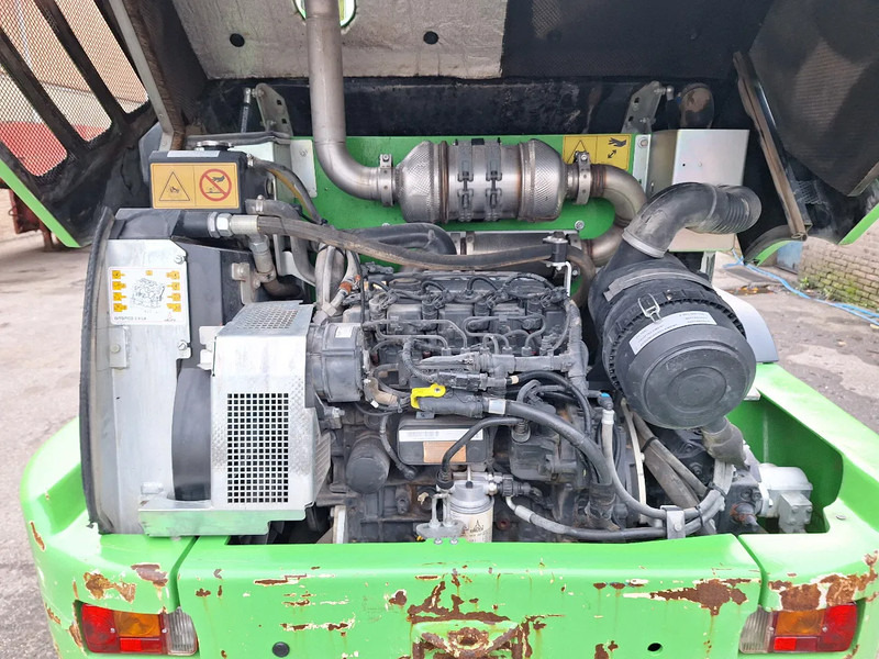 Гусеничний міні-навантажувач Yanmar V80: фото 7 Гусеничний міні-навантажувач Yanmar V80: фото 7