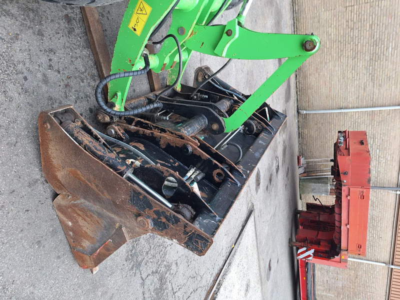 Гусеничний міні-навантажувач Yanmar V80: фото 18 Гусеничний міні-навантажувач Yanmar V80: фото 18