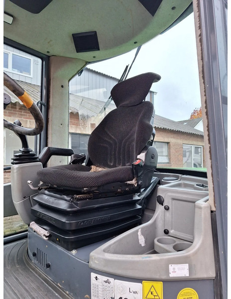 Гусеничний міні-навантажувач Yanmar V80: фото 13 Гусеничний міні-навантажувач Yanmar V80: фото 13