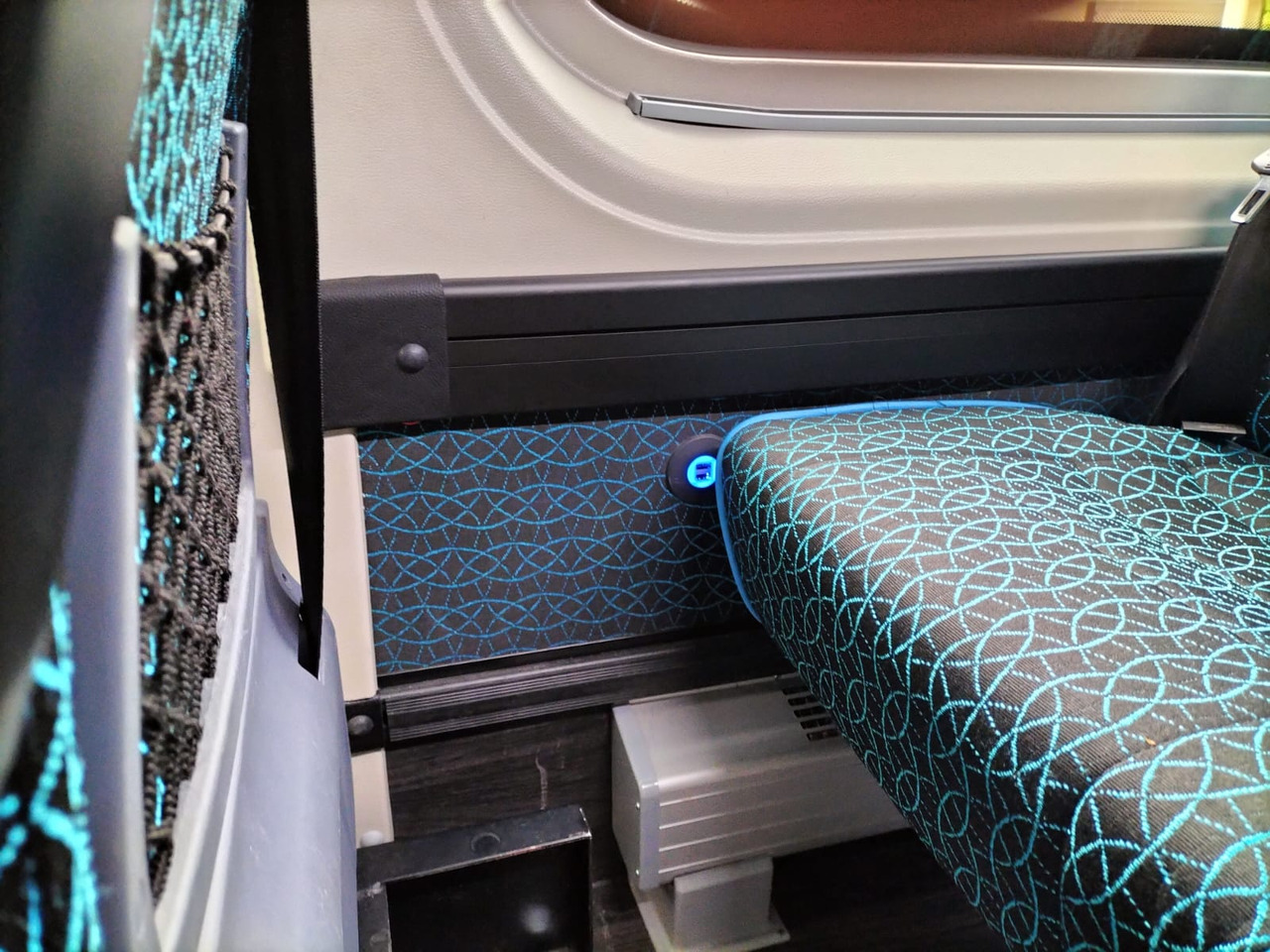 Мікроавтобус, Пасажирський фургон Mercedes Benz Sprinter 519cdi / Reisebus / ATOS 22+1+1 / Automatik / Telma / TV / Kühlschrank / USB: фото 9 Мікроавтобус, Пасажирський фургон Mercedes Benz Sprinter 519cdi / Reisebus / ATOS 22+1+1 / Automatik / Telma / TV / Kühlschrank / USB: фото 9