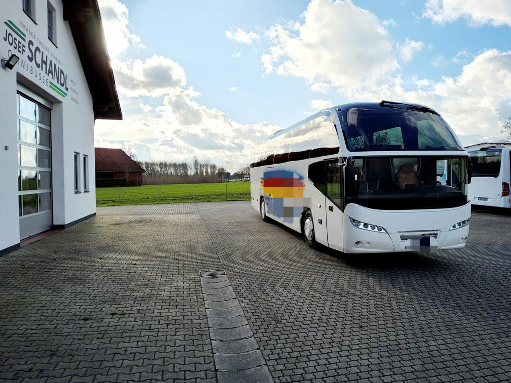 Neoplan Cityliner P14 6 gang manuell / WC / TÜV - Туристичний автобус: фото 2 Neoplan Cityliner P14 6 gang manuell / WC / TÜV - Туристичний автобус: фото 2