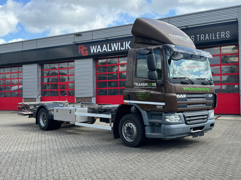 DAF CF65 220 - Контейнеровоз/ Змінний кузов вантажівка: фото 1 DAF CF65 220 - Контейнеровоз/ Змінний кузов вантажівка: фото 1