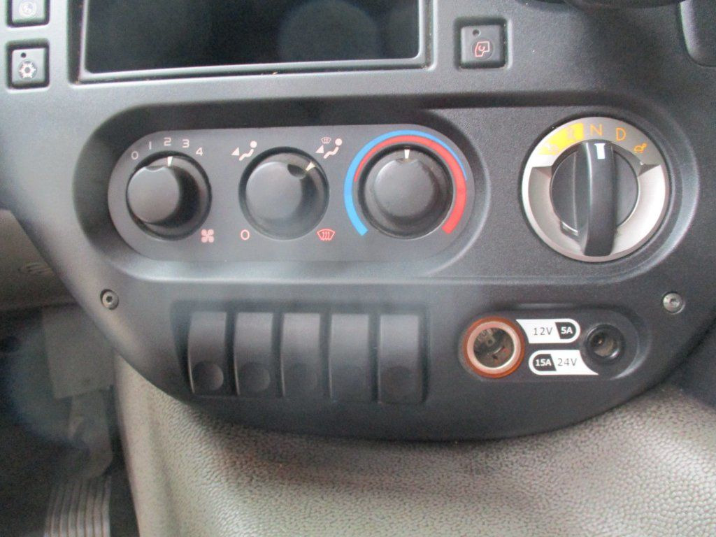 Вантажівка з закритим кузовом DAF  CF 75.310: фото 15