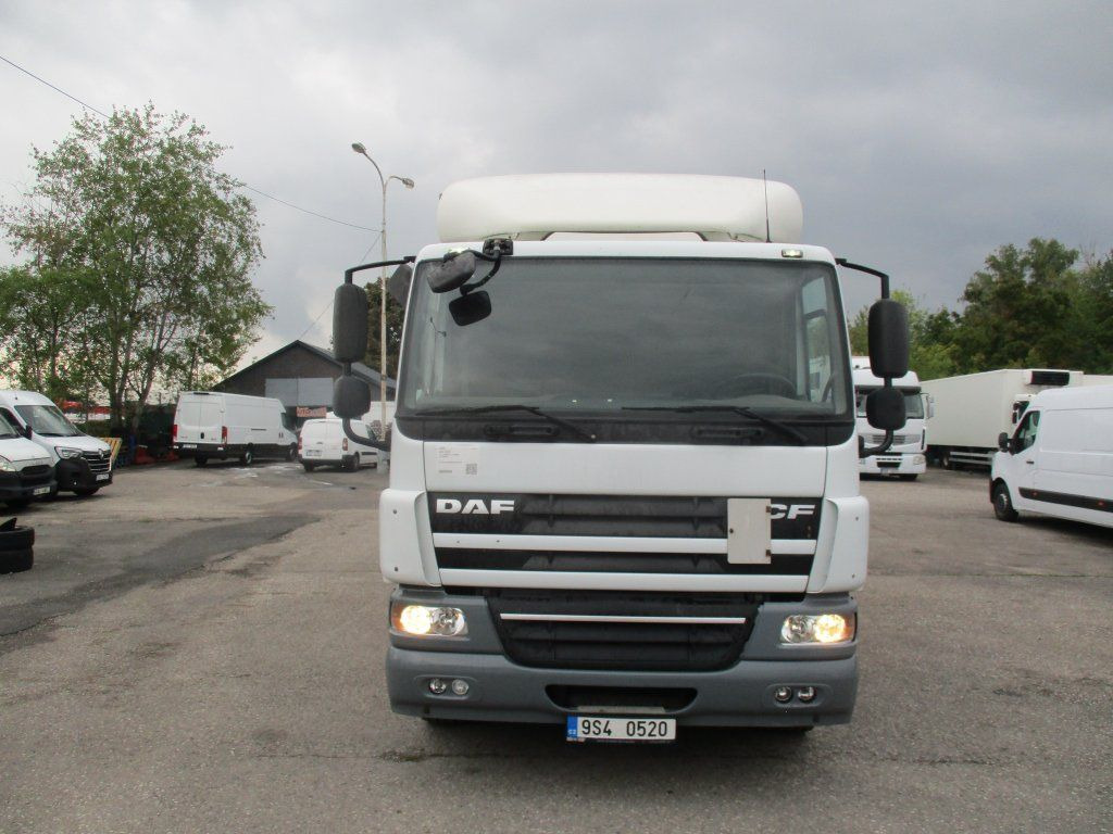 DAF CF 75.310 - Вантажівка з закритим кузовом: фото 2 DAF CF 75.310 - Вантажівка з закритим кузовом: фото 2