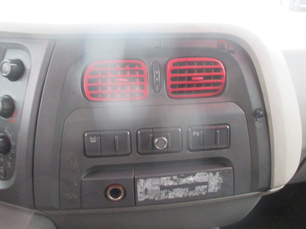 Тентована вантажівка DAF LF 12.260: фото 16