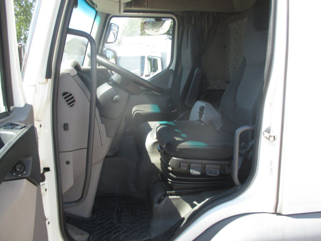 DAF LF 260 - Тентована вантажівка: фото 5 DAF LF 260 - Тентована вантажівка: фото 5