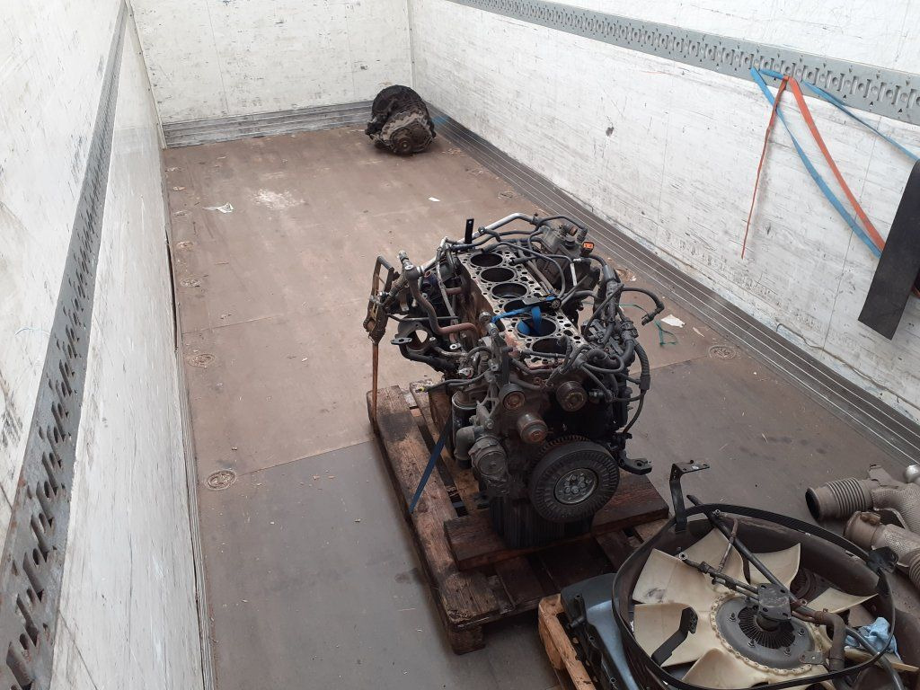 Вантажівка з закритим кузовом DAF LF 260 FA Motorschaden/engine defect: фото 8