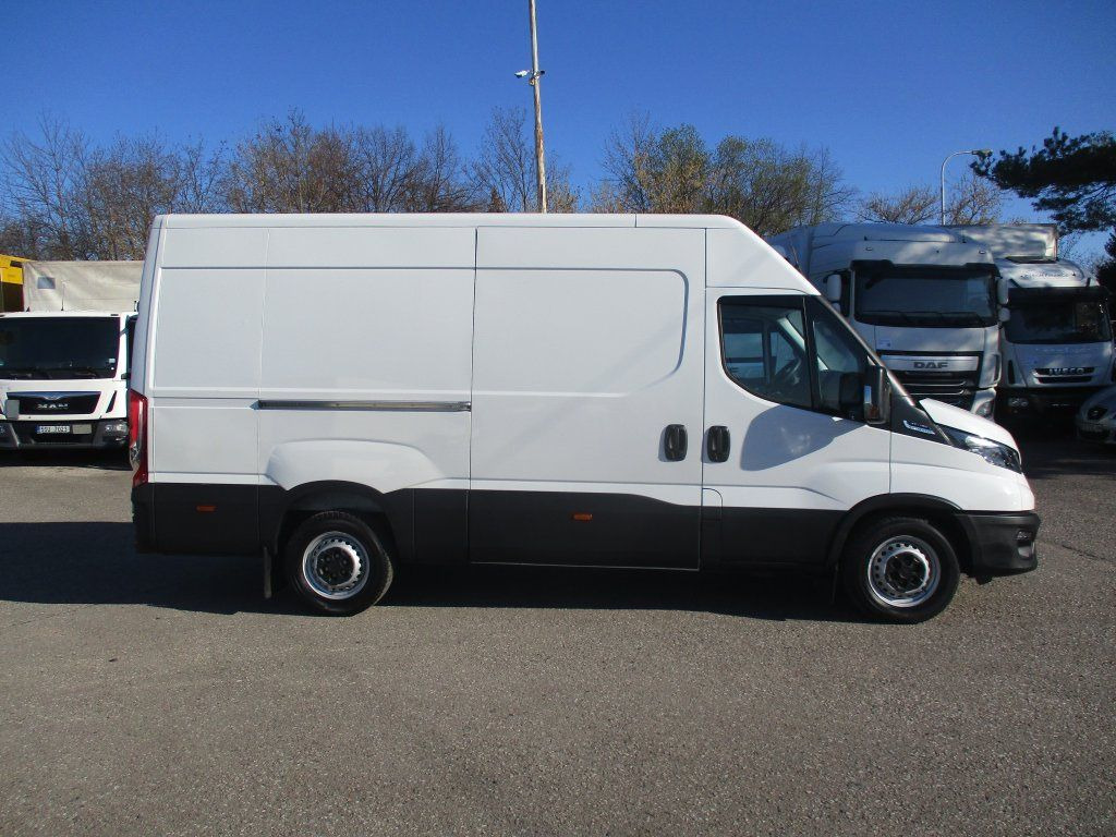 Iveco Daily 35S16 - Суцільнометалевий фургон: фото 3 Iveco Daily 35S16 - Суцільнометалевий фургон: фото 3