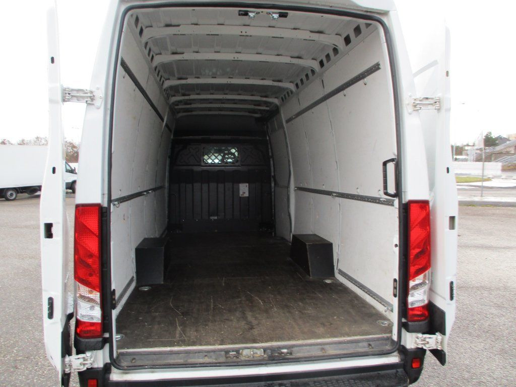 Iveco Daily 35S16 Hi Matic - Суцільнометалевий фургон: фото 5 Iveco Daily 35S16 Hi Matic - Суцільнометалевий фургон: фото 5