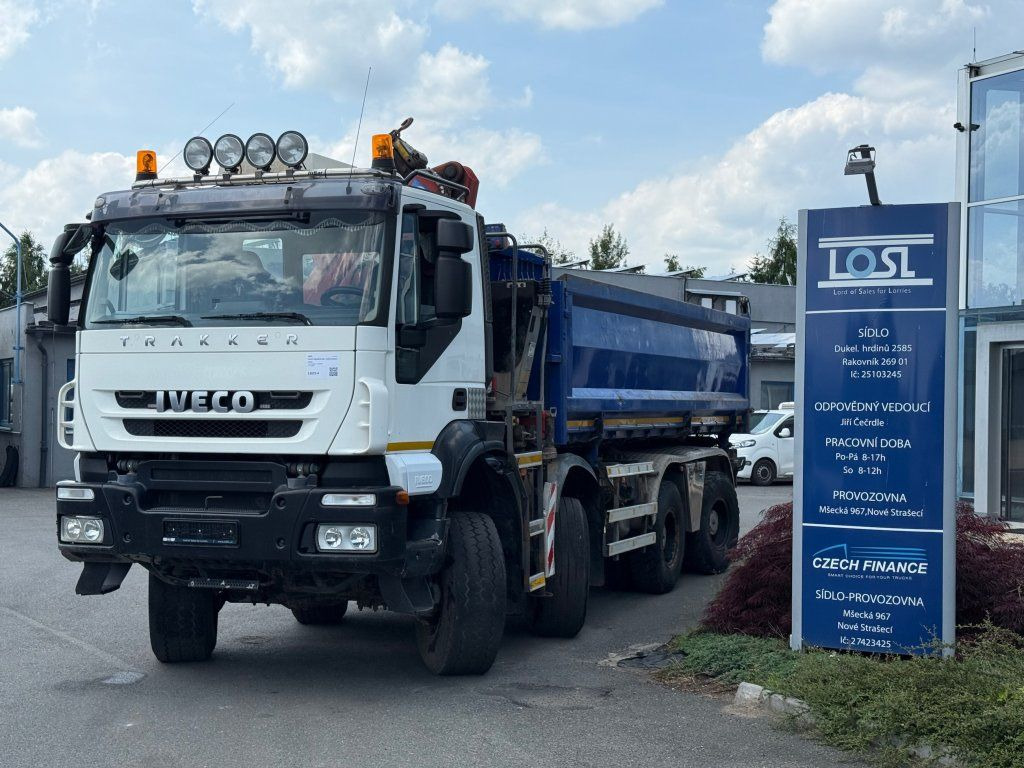 Iveco Trakker AD410 T45 8x8 + HMF 1643 Z2 - Самоскид вантажівка: фото 1 Iveco Trakker AD410 T45 8x8 + HMF 1643 Z2 - Самоскид вантажівка: фото 1