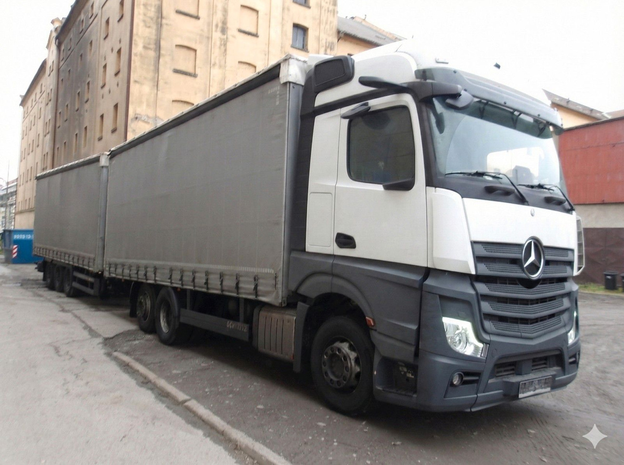 Mercedes-Benz 2548 Actros 6x2 EURO 6 + Schmitz - Тентована вантажівка: фото 2 Mercedes-Benz 2548 Actros 6x2 EURO 6 + Schmitz - Тентована вантажівка: фото 2