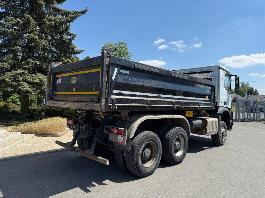 Mercedes-Benz 3343 Arocs 6x6 S3 EURO 6 - Самоскид вантажівка: фото 5 Mercedes-Benz 3343 Arocs 6x6 S3 EURO 6 - Самоскид вантажівка: фото 5