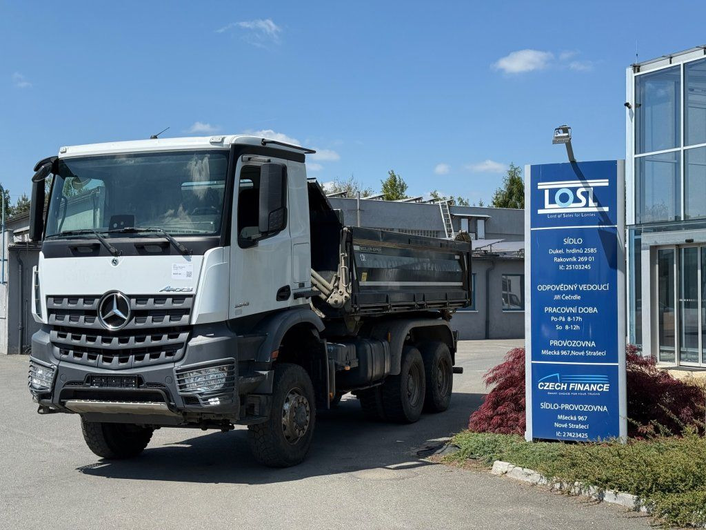 Mercedes-Benz 3343 Arocs 6x6 S3 EURO 6 - Самоскид вантажівка: фото 2 Mercedes-Benz 3343 Arocs 6x6 S3 EURO 6 - Самоскид вантажівка: фото 2