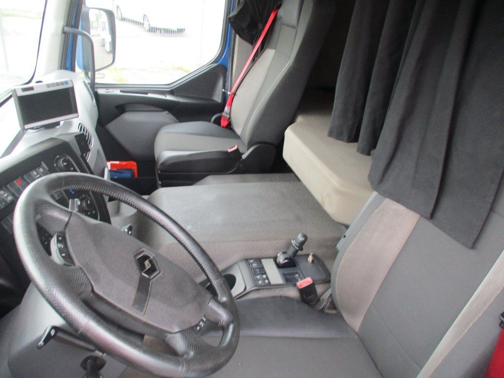 Renault D18, 320 - Вантажівка з закритим кузовом: фото 4 Renault D18, 320 - Вантажівка з закритим кузовом: фото 4