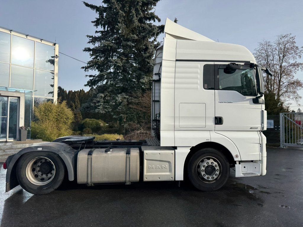 MAN TGX18.460 EURO 6 - Тягач: фото 3 MAN TGX18.460 EURO 6 - Тягач: фото 3