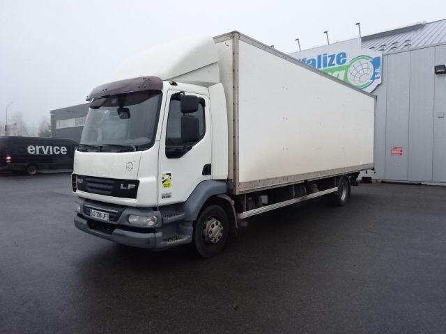DAF LF 55 280 // broken engine - moteur cassé ! - Вантажівка з закритим кузовом: фото 1 DAF LF 55 280 // broken engine - moteur cassé ! - Вантажівка з закритим кузовом: фото 1
