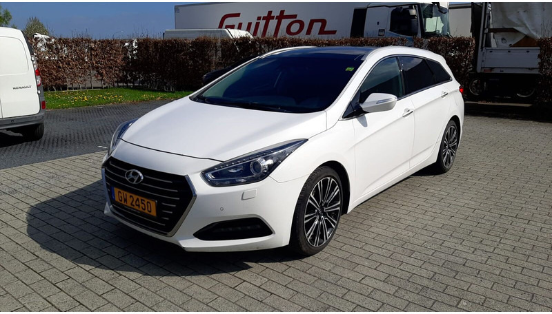 Hyundai i40 - Легковий автомобіль: фото 2 Hyundai i40 - Легковий автомобіль: фото 2