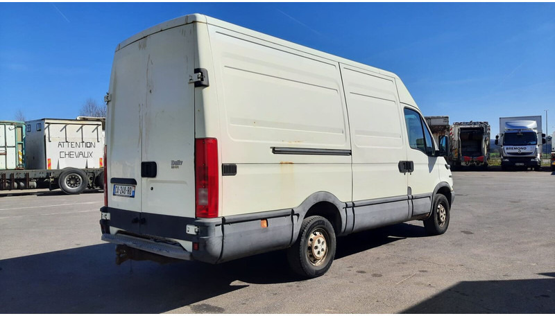 Iveco Daily 35S12 - Суцільнометалевий фургон: фото 3 Iveco Daily 35S12 - Суцільнометалевий фургон: фото 3