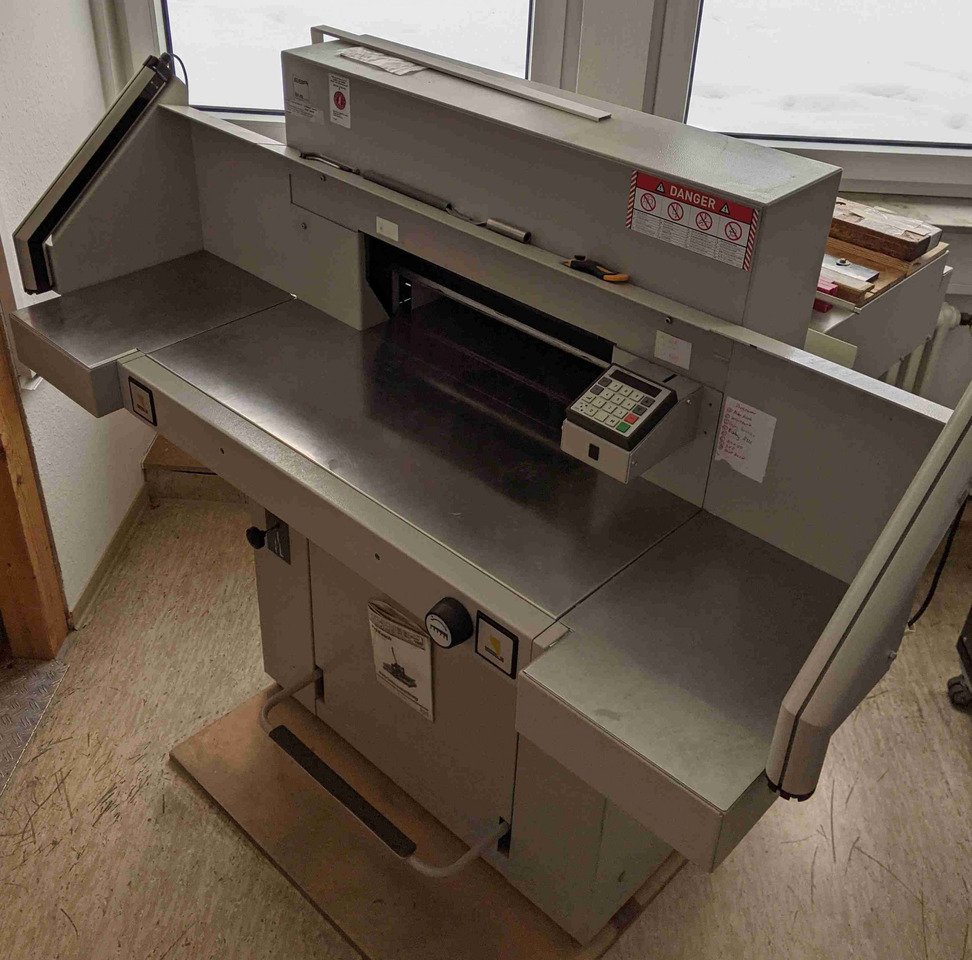 Professional stack cutter EBA 551-06 with 2 knives - Паперорізальна машина: фото 1 Professional stack cutter EBA 551-06 with 2 knives - Паперорізальна машина: фото 1