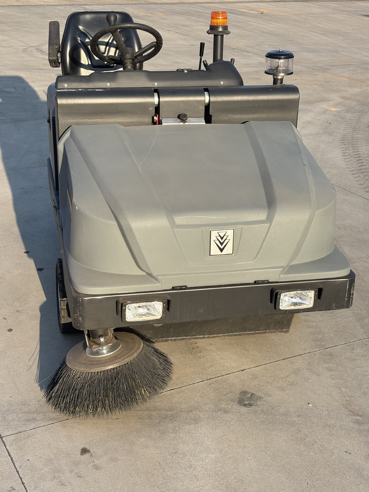 KARCHER 120 - Підмітально-прибиральна машина: фото 2 KARCHER 120 - Підмітально-прибиральна машина: фото 2