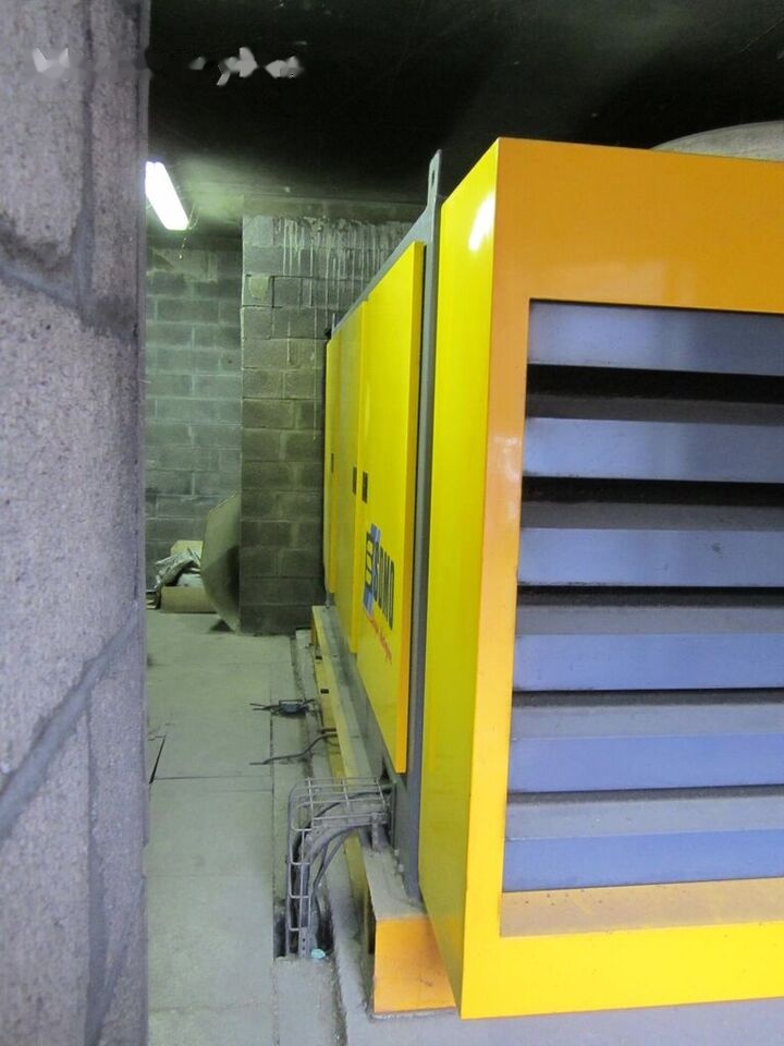 SDMO 330 kVa Cummins NT855-G6 - Електричний генератор: фото 1 SDMO 330 kVa Cummins NT855-G6 - Електричний генератор: фото 1