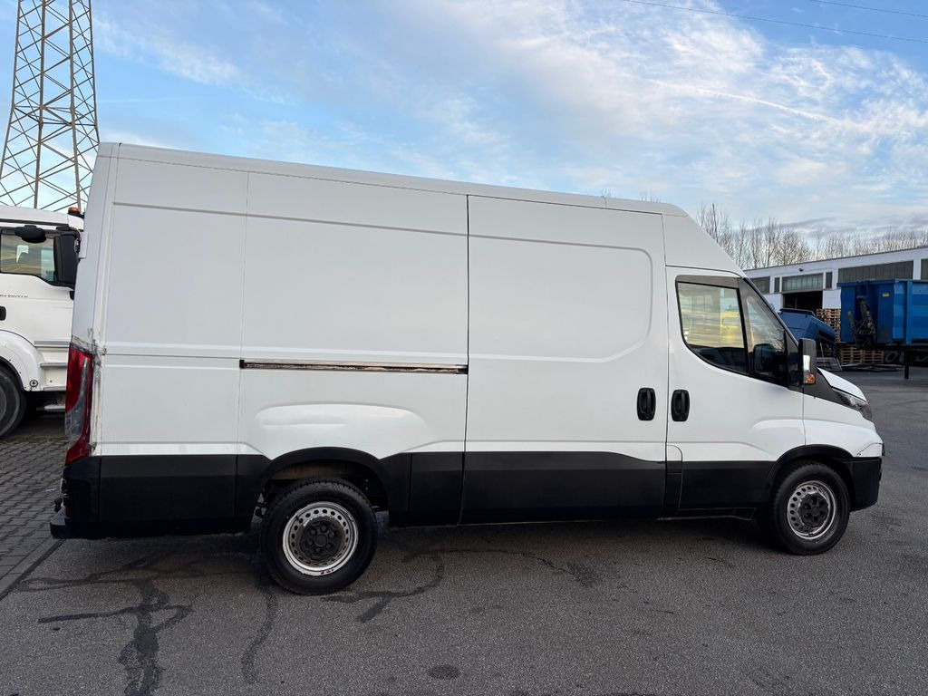 Iveco Daily 35S130 Klima Iveco Daily 35S130 Klima - Суцільнометалевий фургон: фото 4 Iveco Daily 35S130 Klima Iveco Daily 35S130 Klima - Суцільнометалевий фургон: фото 4