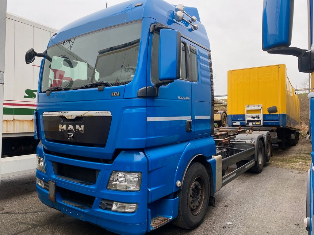 MAN TGX 26.440 EEV /Retarder/Lift/StandHei/2 Stück MAN TGX 26.440 EURO V EEV 2 Stück - Контейнеровоз/ Змінний кузов вантажівка: фото 1 MAN TGX 26.440 EEV /Retarder/Lift/StandHei/2 Stück MAN TGX 26.440 EURO V EEV 2 Stück - Контейнеровоз/ Змінний кузов вантажівка: фото 1