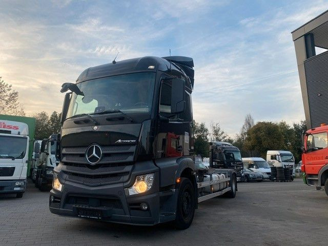 Mercedes-Benz Actros 1842 BDF LBW 1845 2x Mercedes-Benz Actros 1842 BDF LBW 1845 2x - Контейнеровоз/ Змінний кузов вантажівка: фото 3 Mercedes-Benz Actros 1842 BDF LBW 1845 2x Mercedes-Benz Actros 1842 BDF LBW 1845 2x - Контейнеровоз/ Змінний кузов вантажівка: фото 3