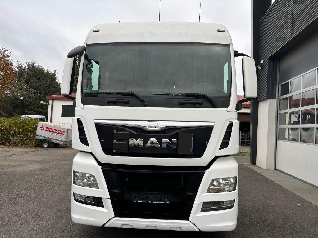 MAN TGX 18.440 480 Retarder/NAVI/2 Tanks/Standheiz MAN TGX 18.440 480 Retarder/NAVI/2 Tanks/Standheiz - Тягач: фото 3 MAN TGX 18.440 480 Retarder/NAVI/2 Tanks/Standheiz MAN TGX 18.440 480 Retarder/NAVI/2 Tanks/Standheiz - Тягач: фото 3