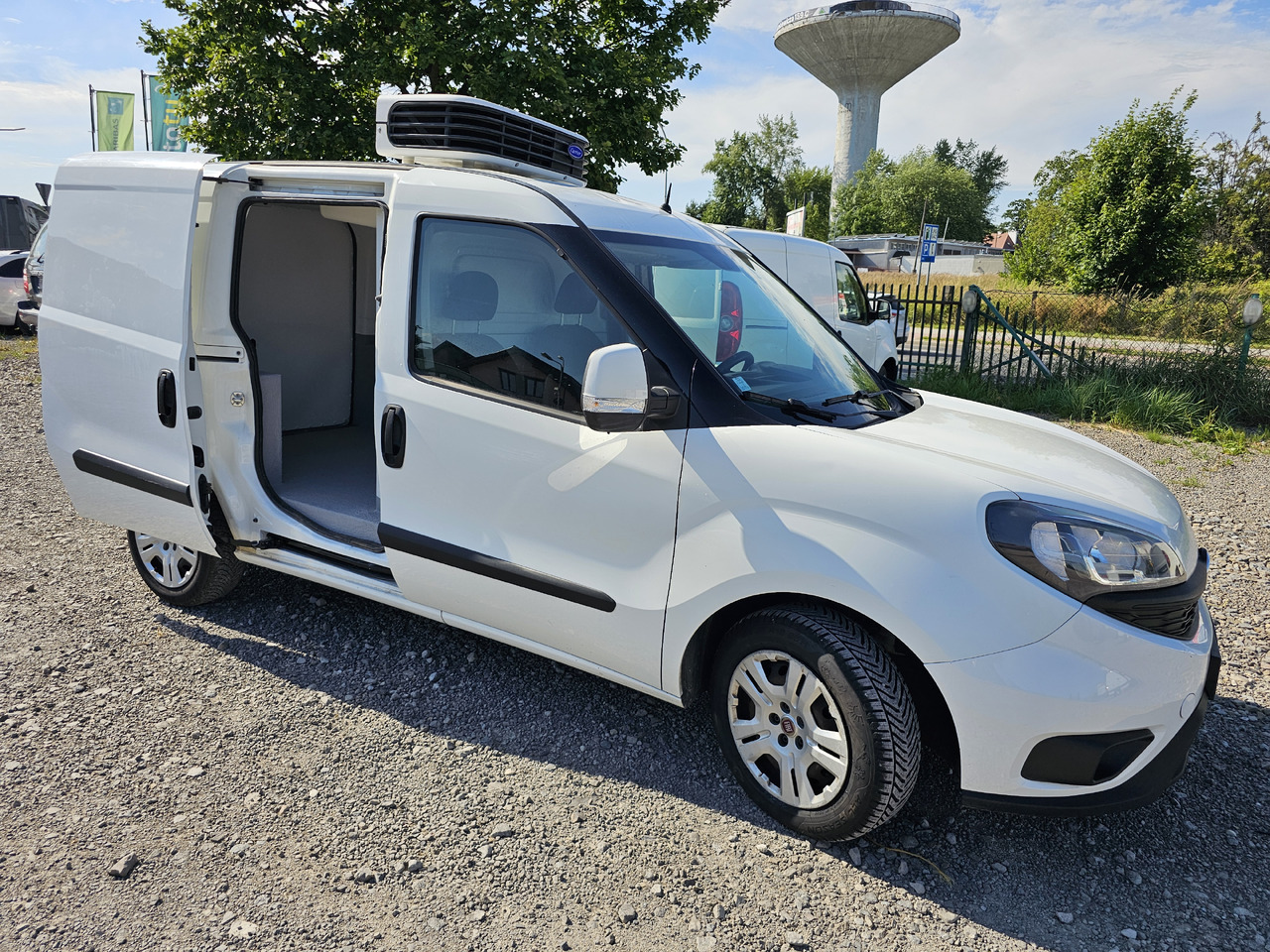 FIAT DOBLO CHLODNIA MROZNIA CARRIER KLIMA EURO6 - Фургон-рефрижератор: фото 1 FIAT DOBLO CHLODNIA MROZNIA CARRIER KLIMA EURO6 - Фургон-рефрижератор: фото 1