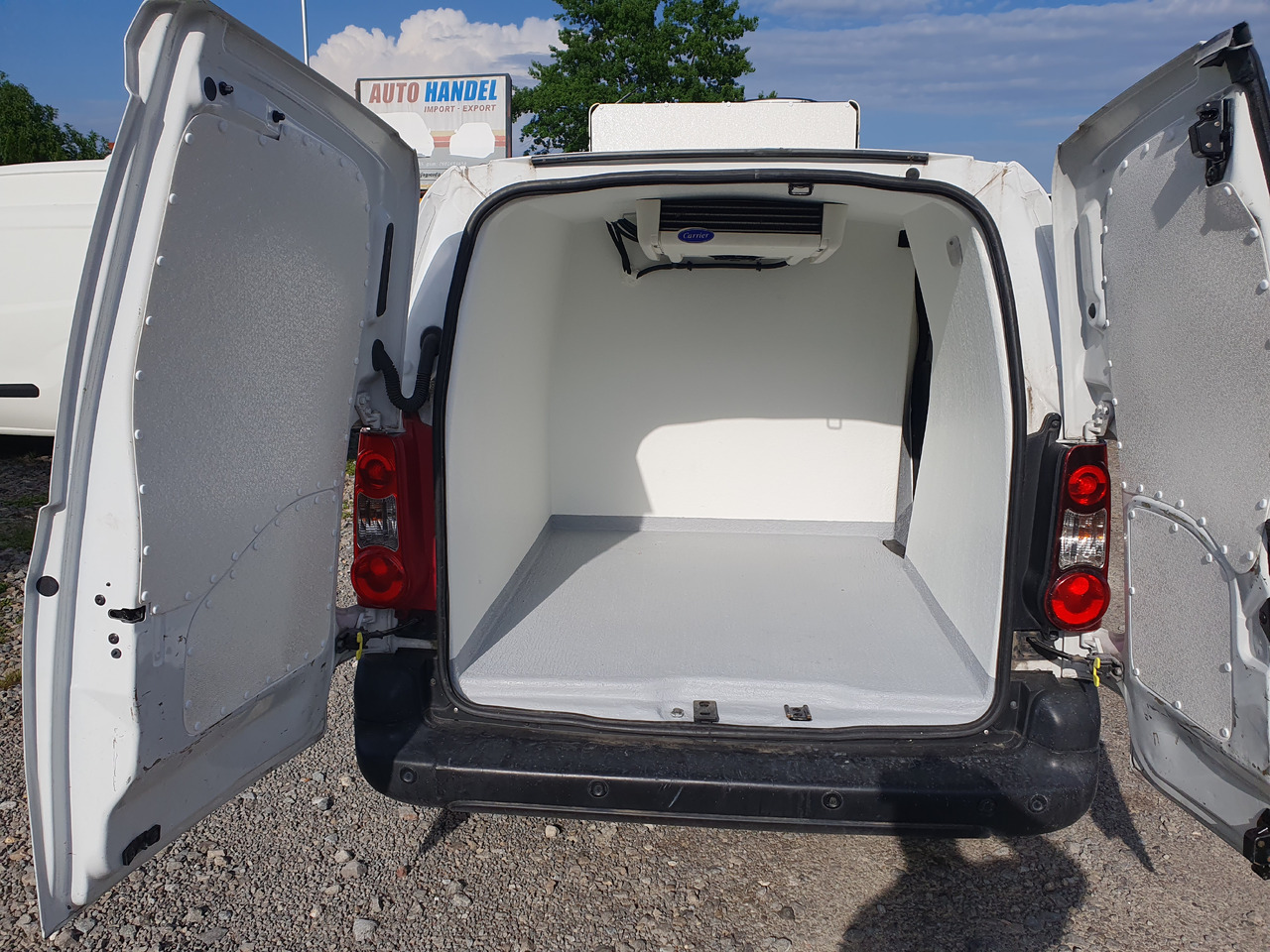 PEUGEOT PARTNER LONG CHLODNIA MROZNIA CARRIER +230V KLIMA NAVI EURO6 - Фургон-рефрижератор: фото 2 PEUGEOT PARTNER LONG CHLODNIA MROZNIA CARRIER +230V KLIMA NAVI EURO6 - Фургон-рефрижератор: фото 2