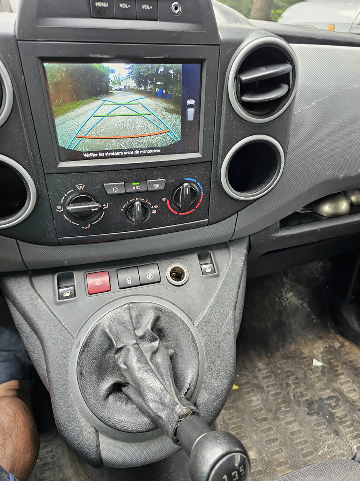 PEUGEOT PARTNER LONG CHLODNIA MROZNIA CARRIER +230V KLIMA NAVI EURO6 - Фургон-рефрижератор: фото 5 PEUGEOT PARTNER LONG CHLODNIA MROZNIA CARRIER +230V KLIMA NAVI EURO6 - Фургон-рефрижератор: фото 5