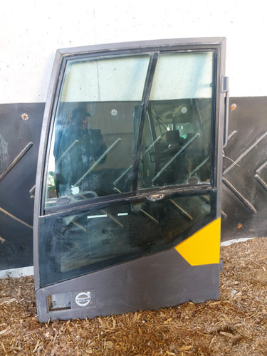 Excavator Door - Двері та запчастини в категорії Екскаватори: фото 3 Excavator Door - Двері та запчастини в категорії Екскаватори: фото 3