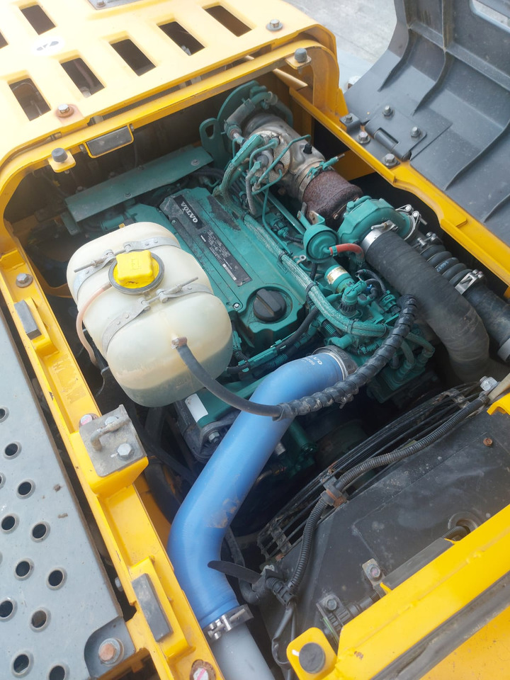 Гусеничний екскаватор Volvo EC 140 DL: фото 9